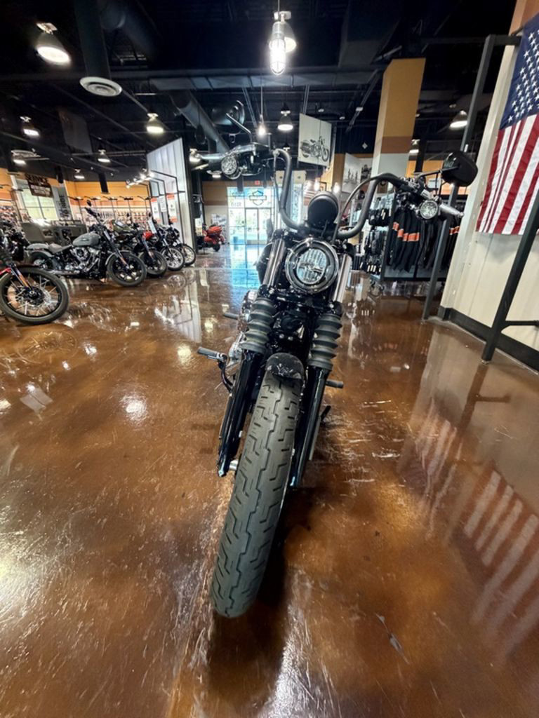 Street Bob®