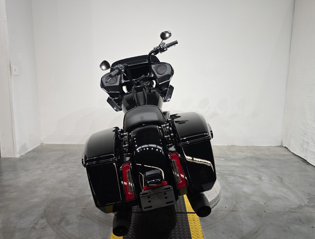 Road Glide®