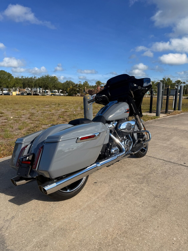 Street Glide®