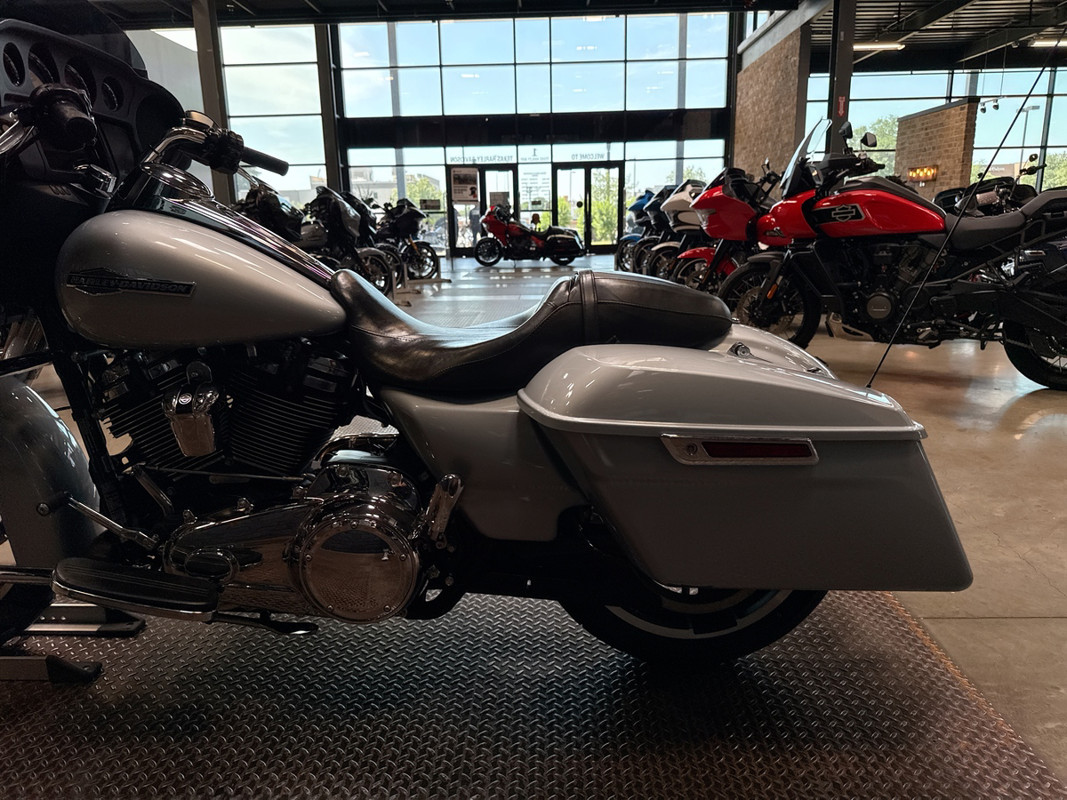 Street Glide®