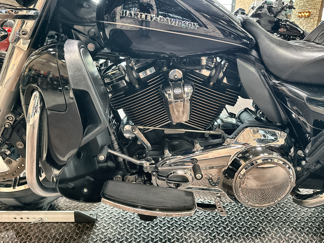 Electra Glide® Ultra Limited® Low