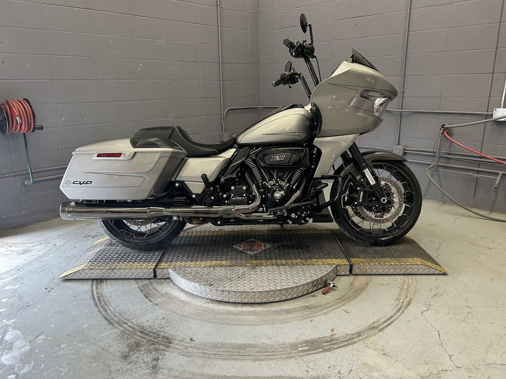 CVO® Road Glide®