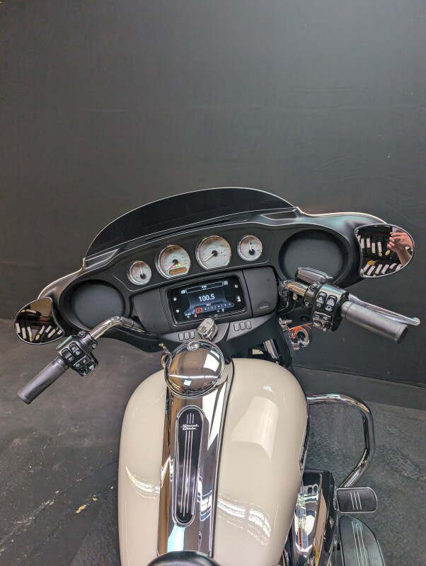 Street Glide®