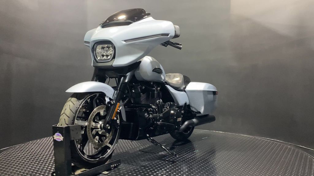 Street Glide®
