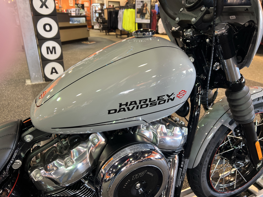 Street Bob®