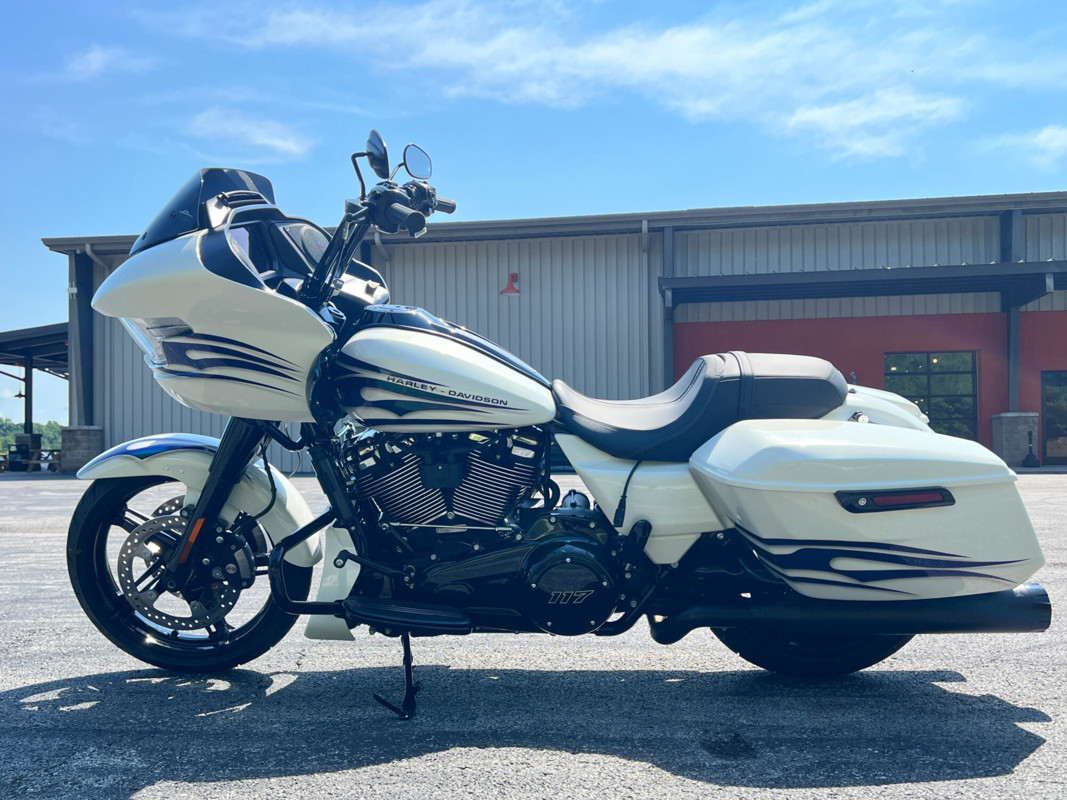 Road Glide®