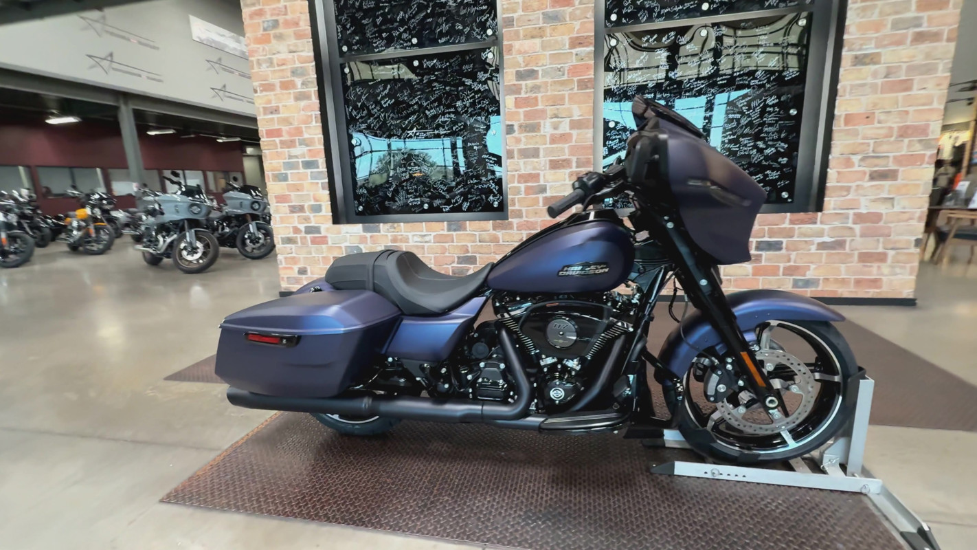 Street Glide®