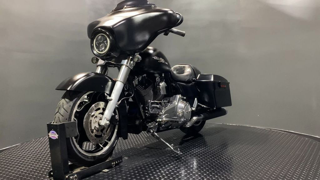 Street Glide®