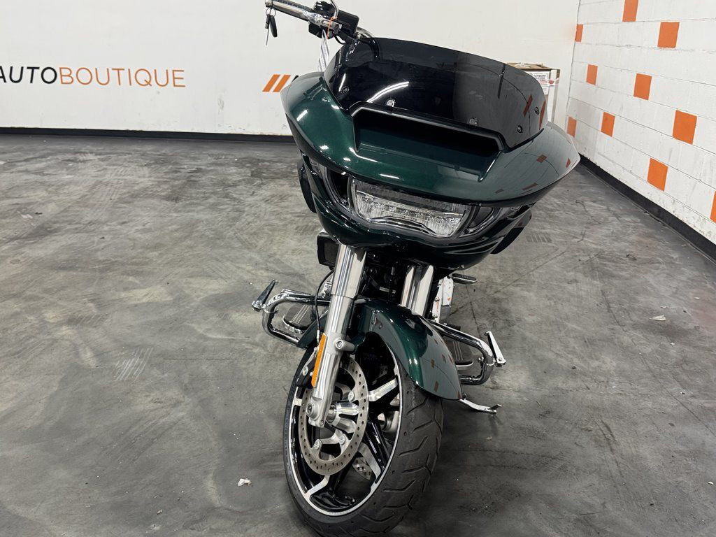 Road Glide®