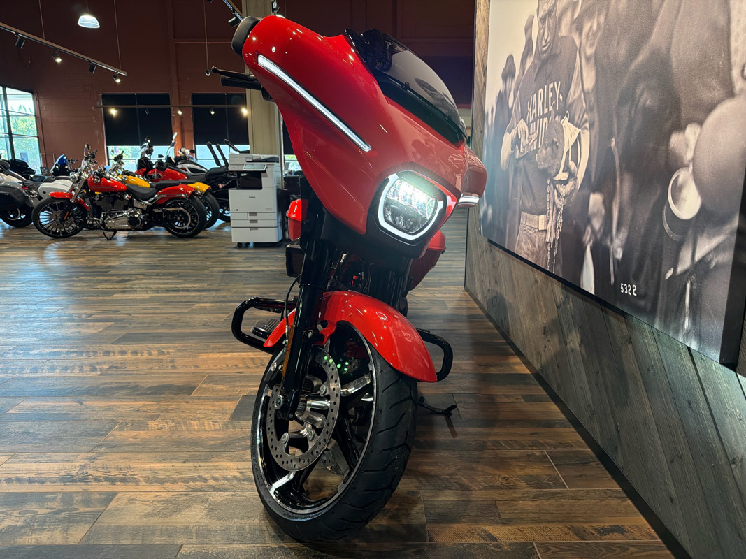 Street Glide®