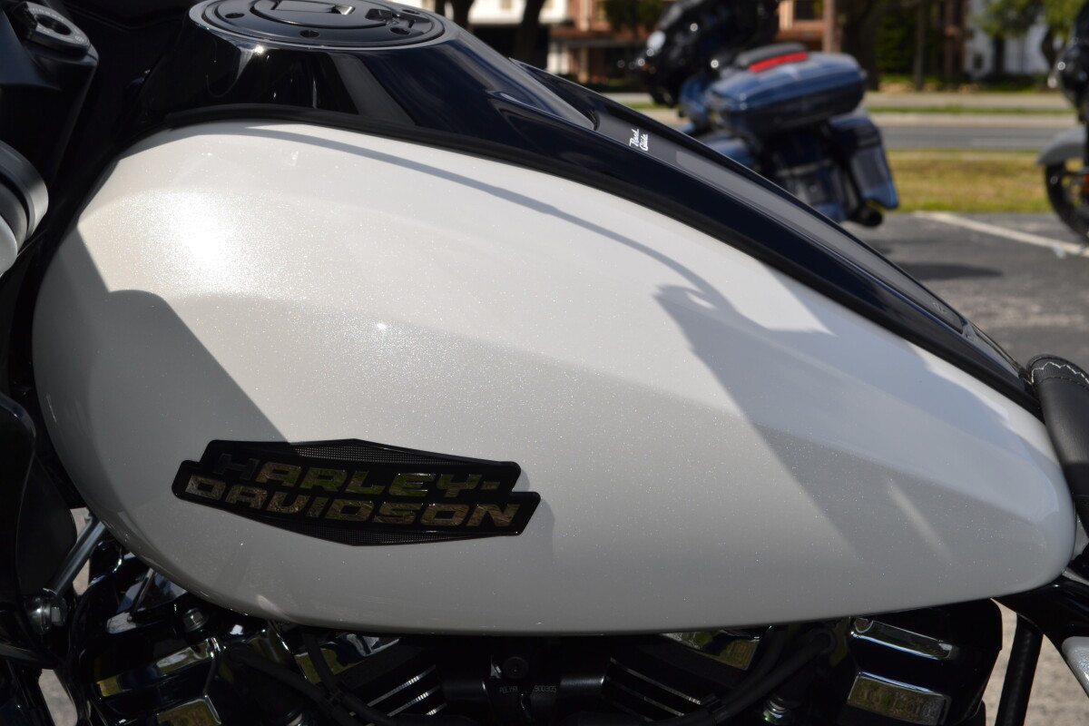 Road Glide®