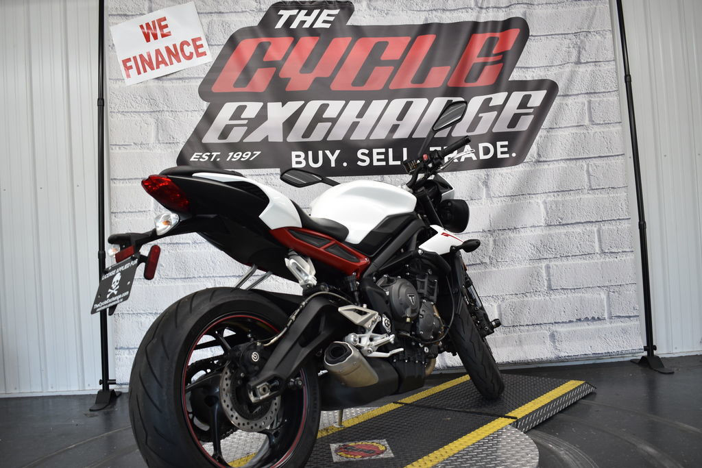 Street Triple R