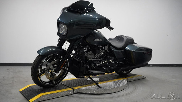 Street Glide®