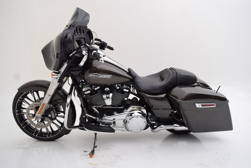 Street Glide®