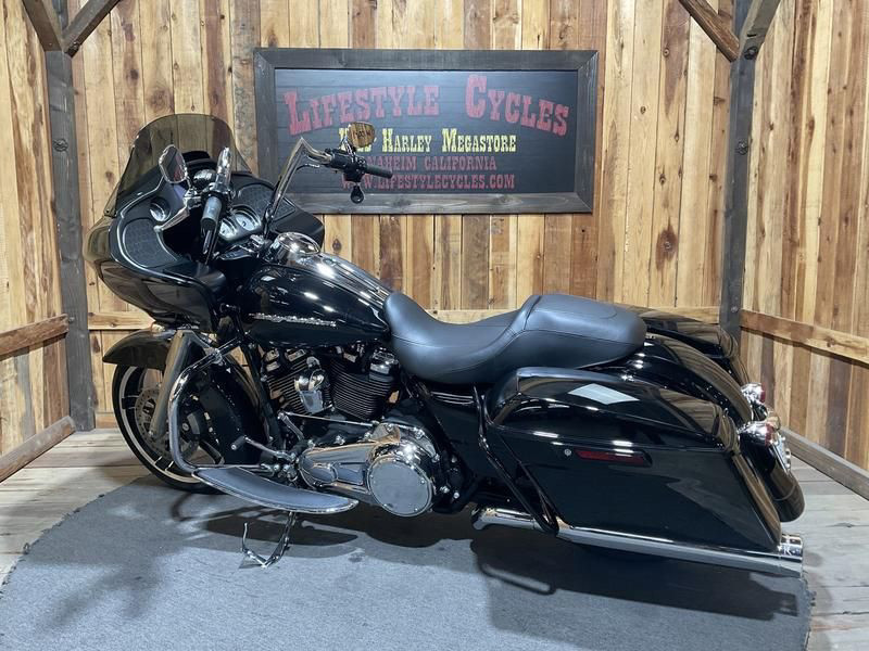 Road Glide®
