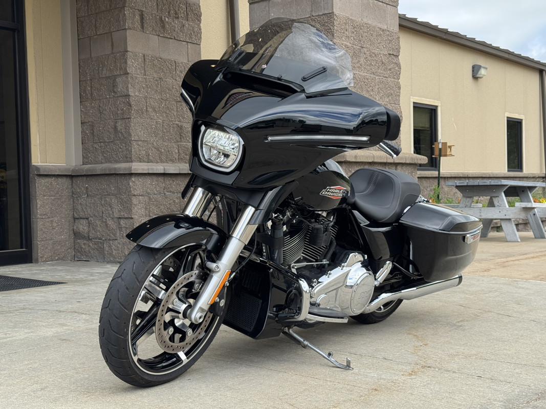 Street Glide®