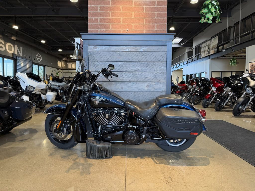 Softail® Heritage Classic 114 115th Anniversary