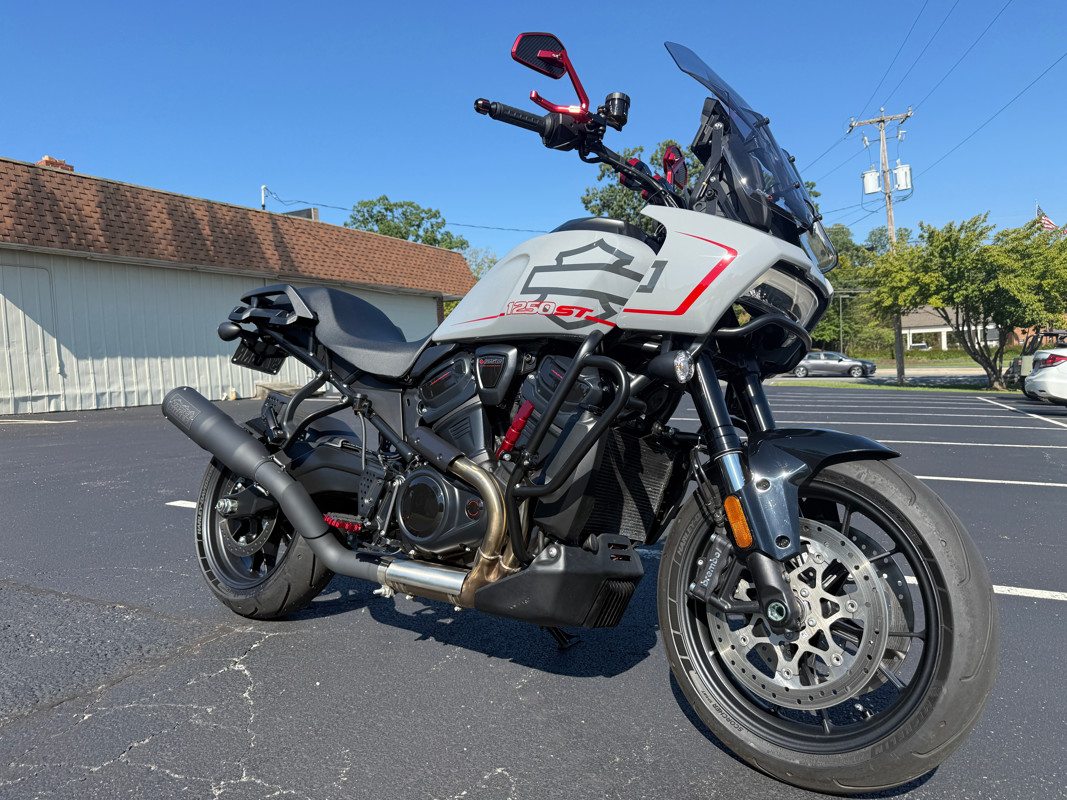Pan America® 1250 ST