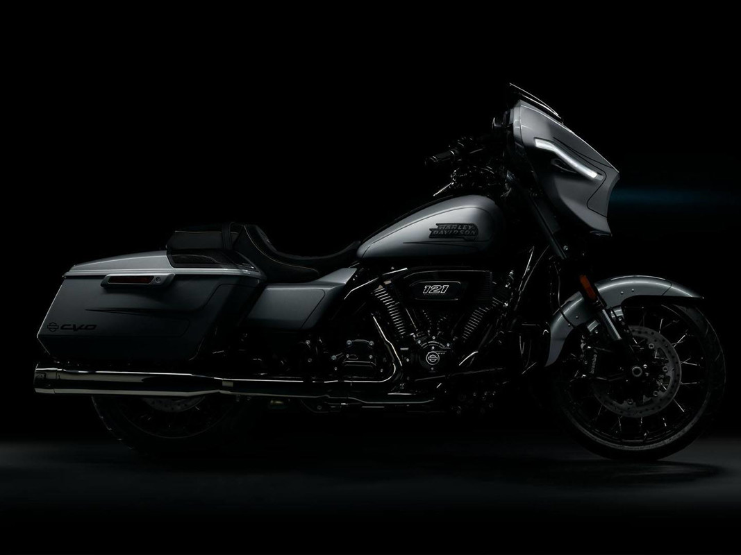 CVO® Street Glide®