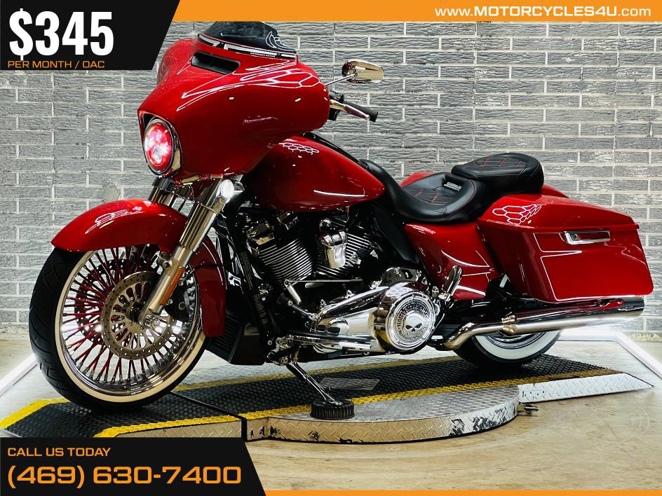 Street Glide®