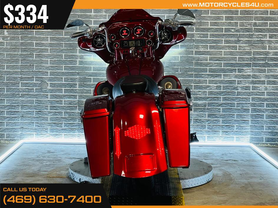 Street Glide®