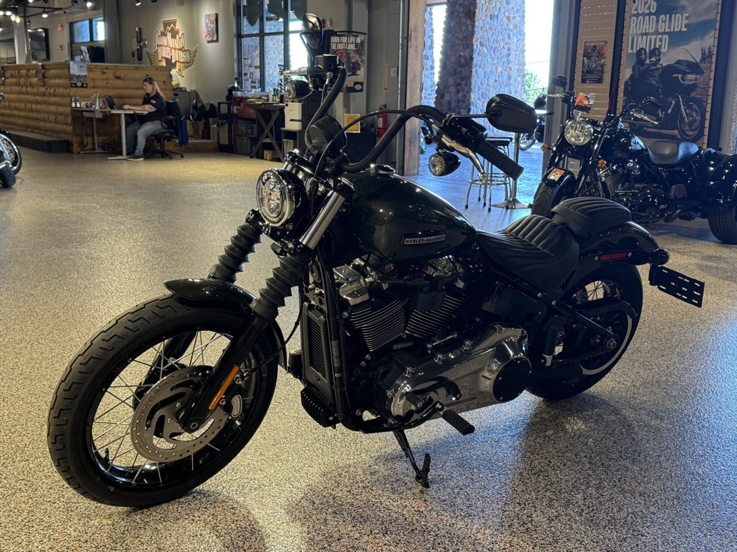 Street Bob®