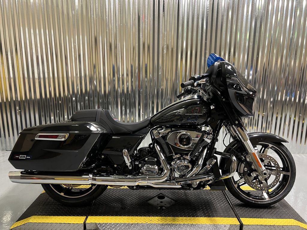Street Glide®