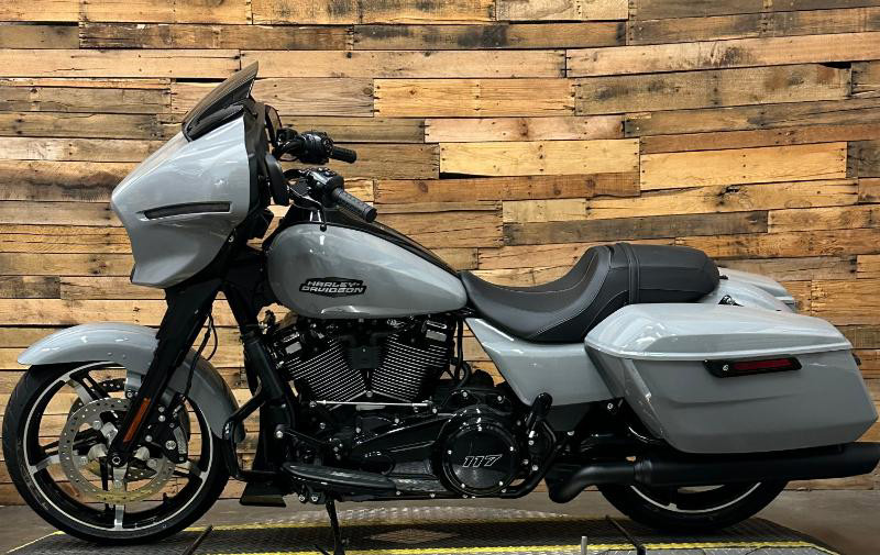 Street Glide®