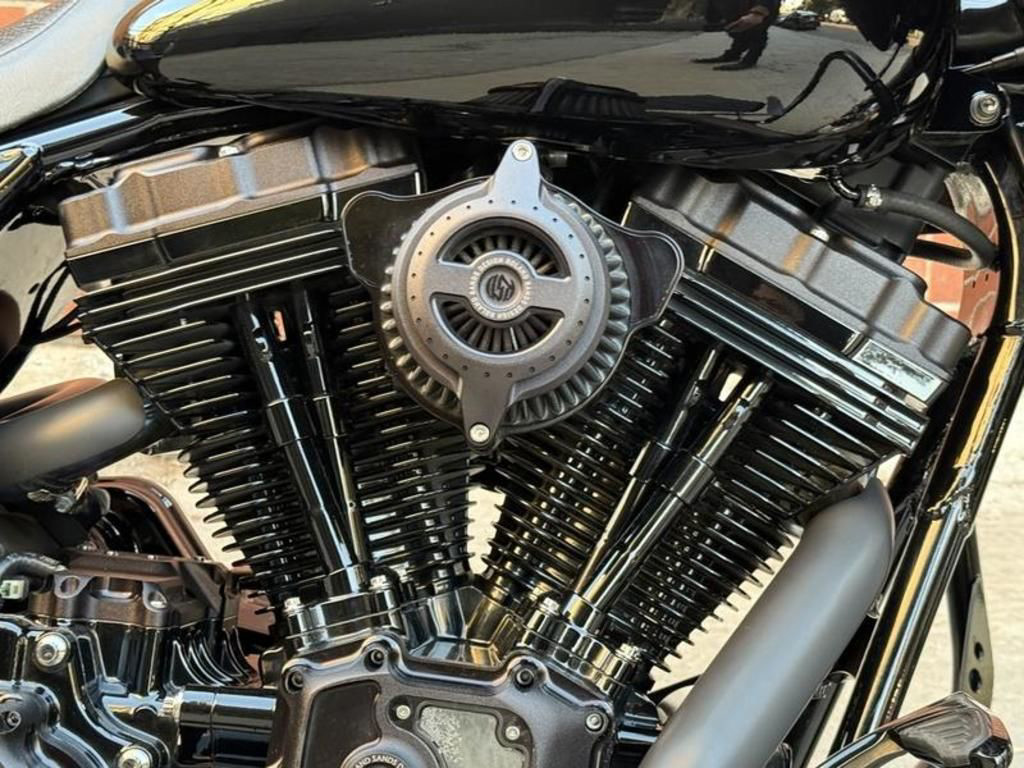 Road Glide®