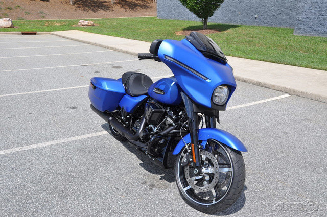 Street Glide®