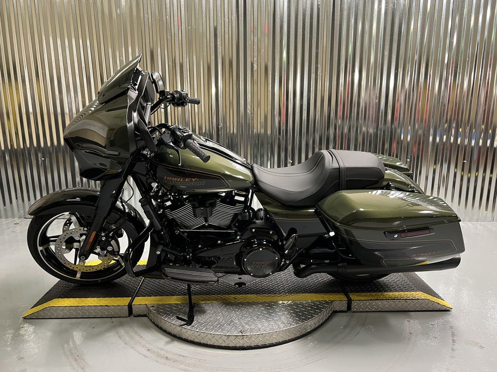 Street Glide®