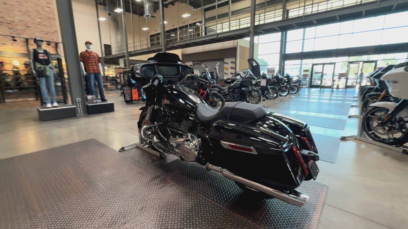 Street Glide®