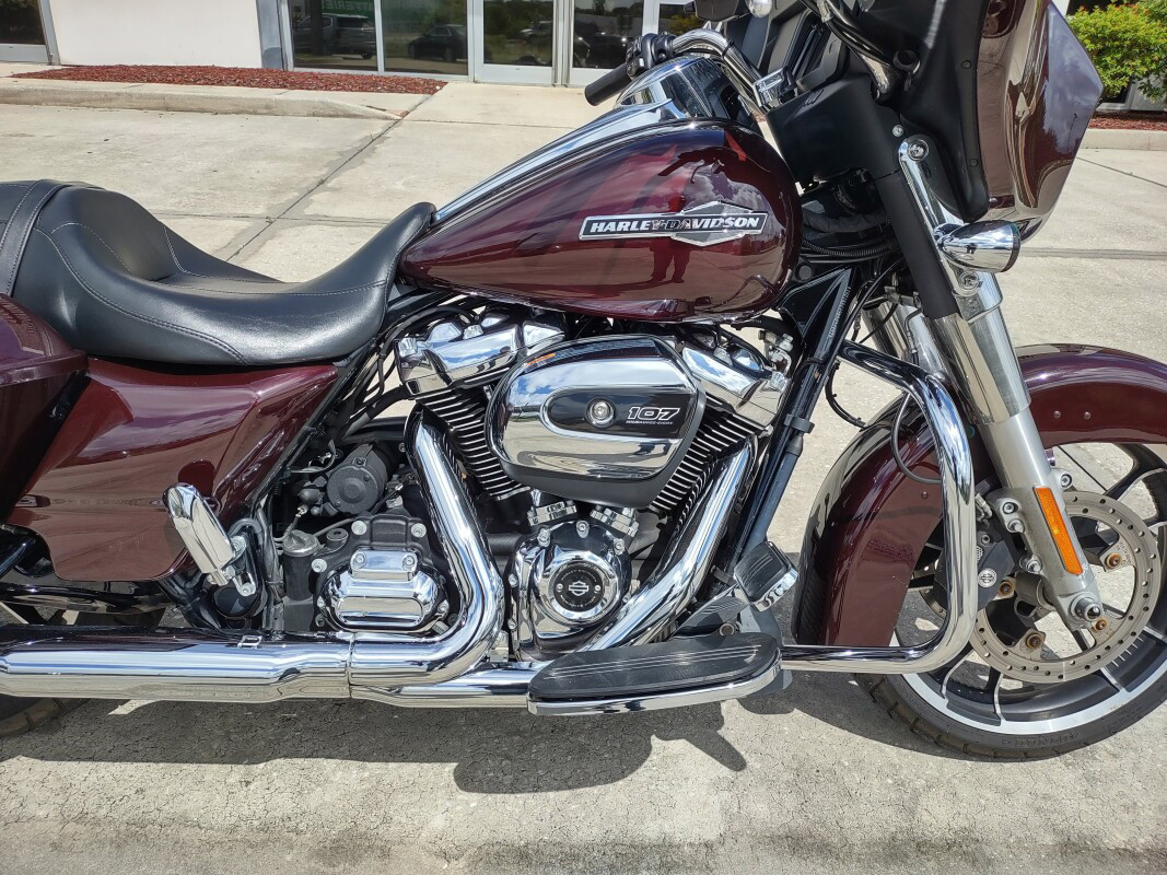 Street Glide®