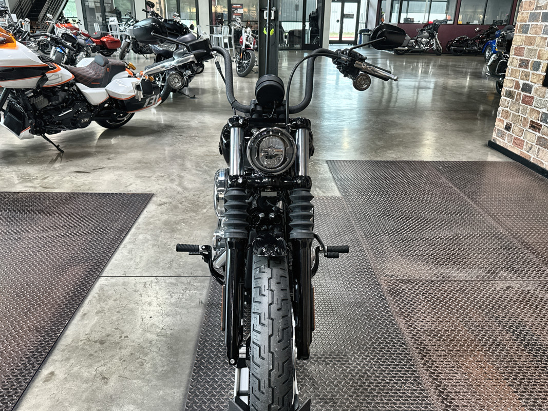 Street Bob®