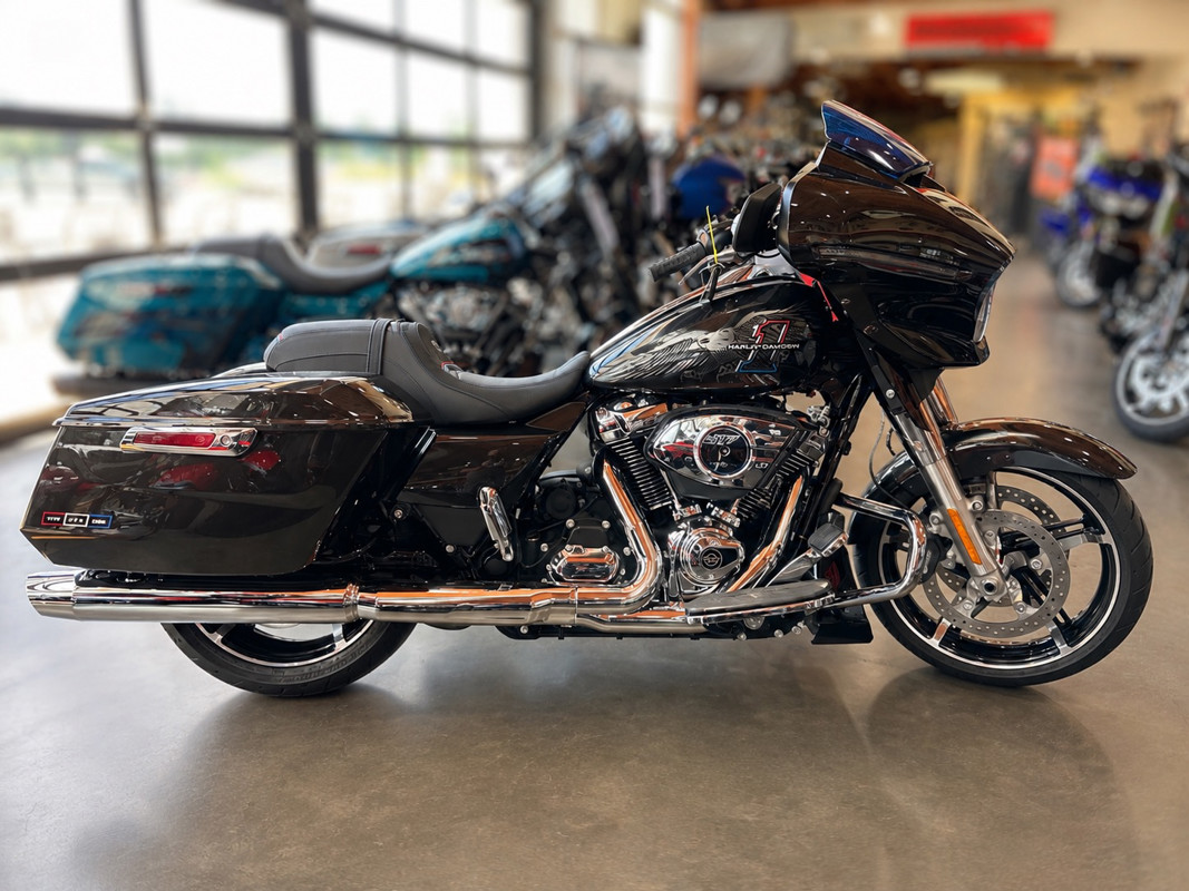Street Glide®