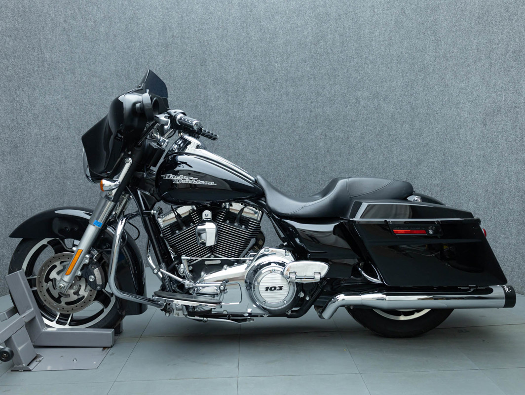 Street Glide®