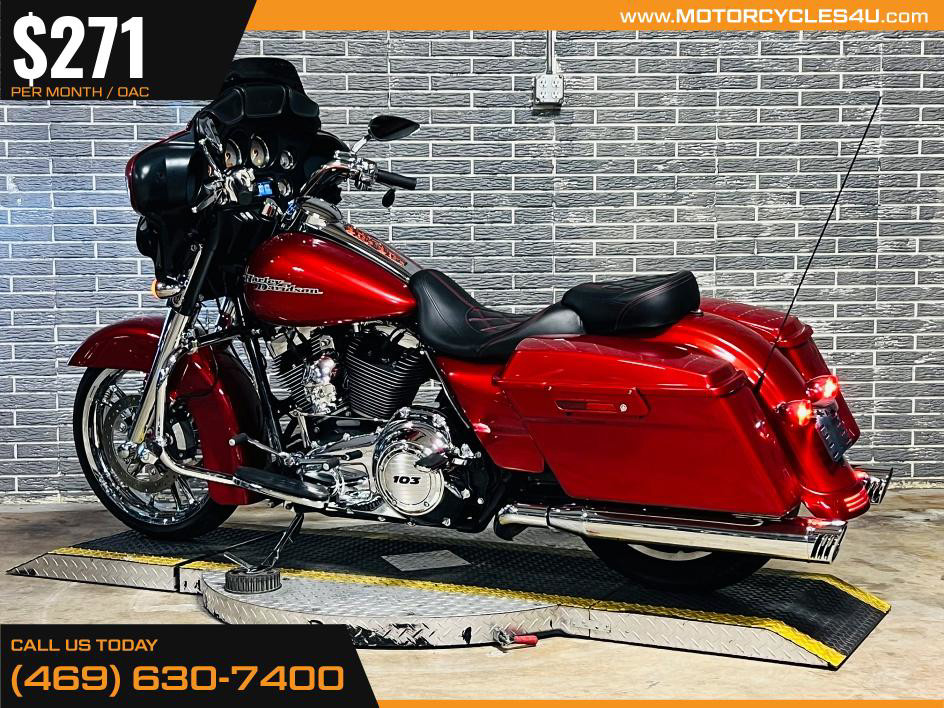 Street Glide®