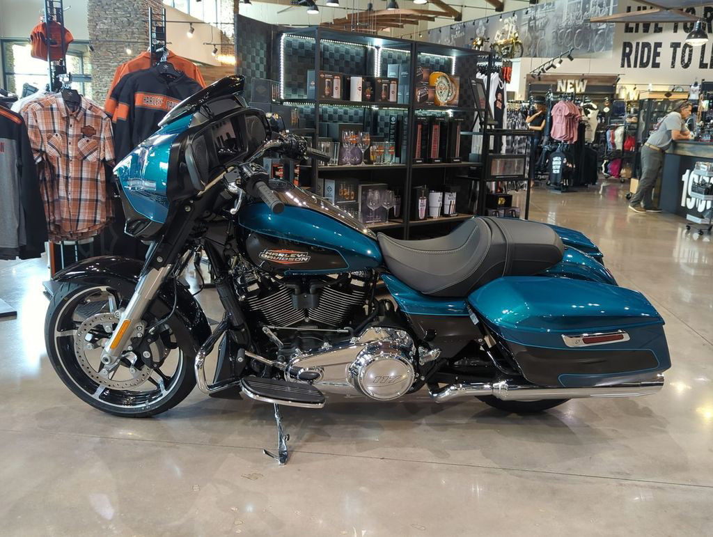 Street Glide®