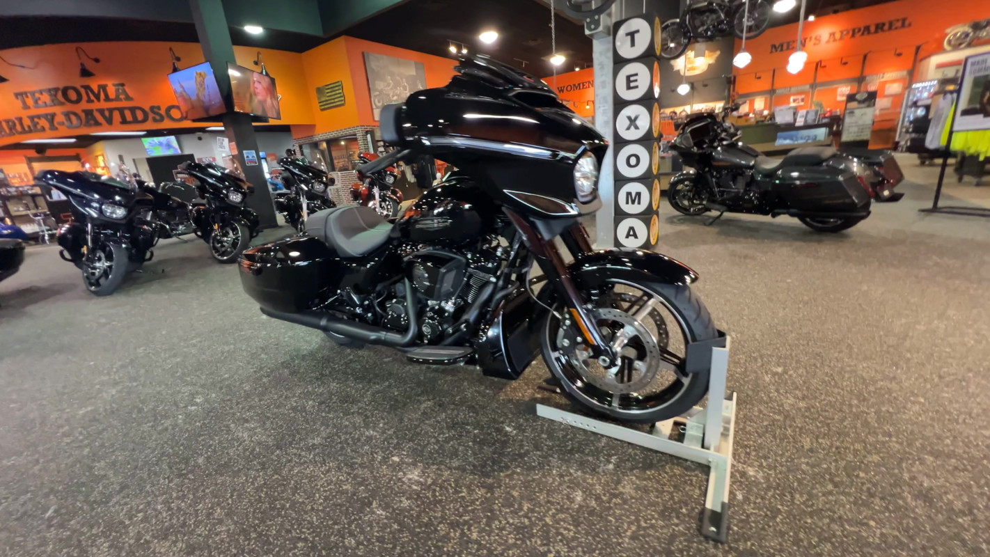 Street Glide®