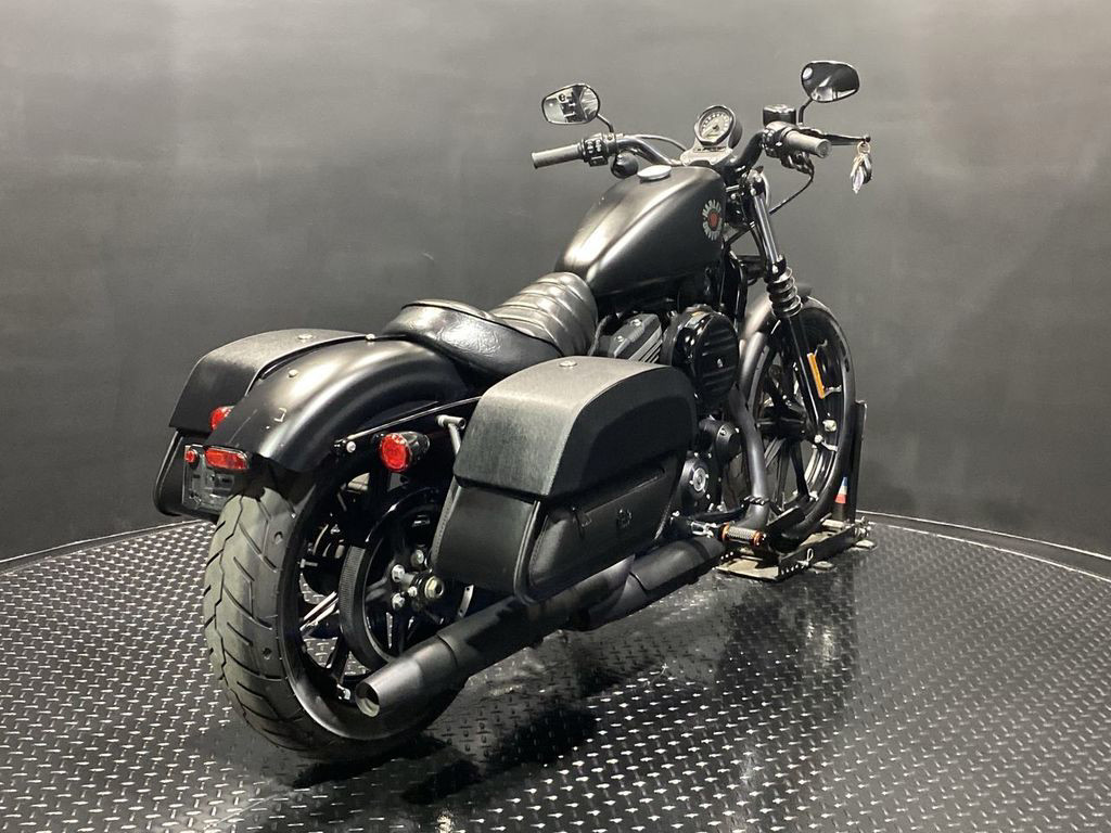 Iron 883®