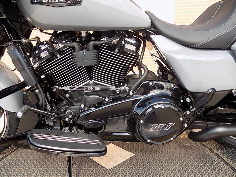 Road Glide®