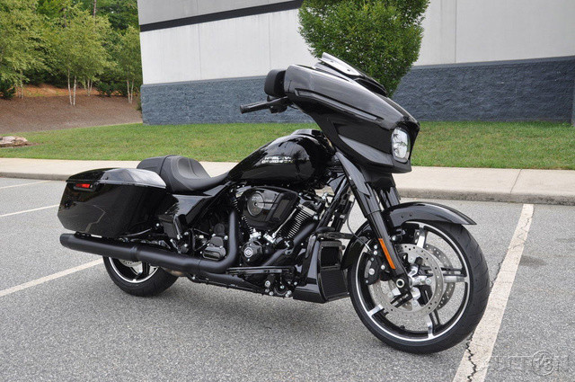 Street Glide®
