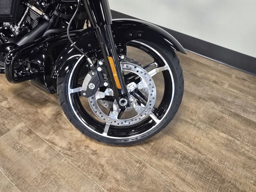 Road Glide®