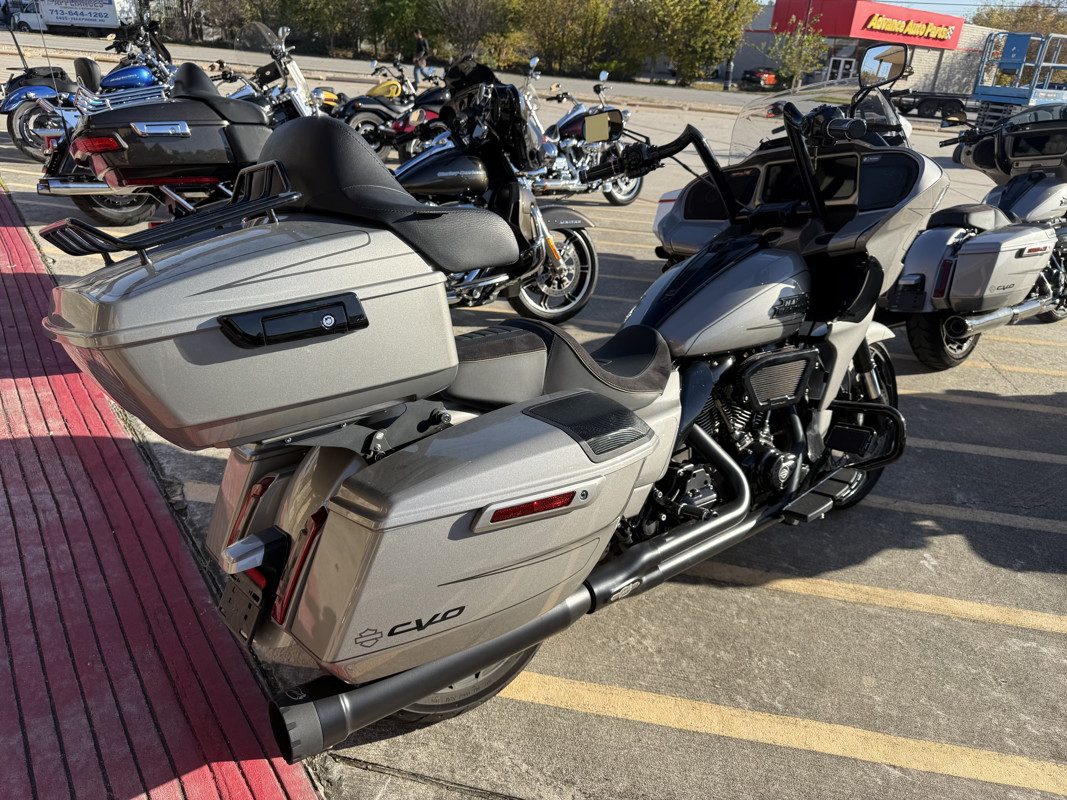 CVO® Road Glide®