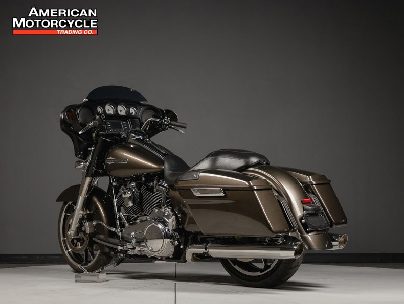 Street Glide®