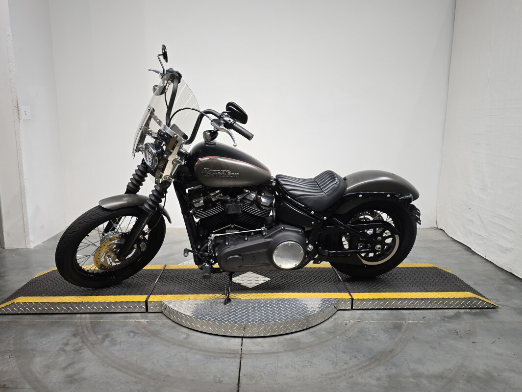 Softail® Street Bob®