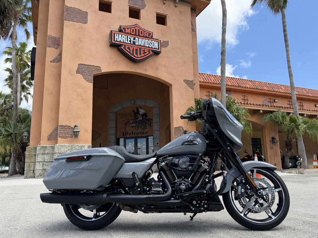 Street Glide®