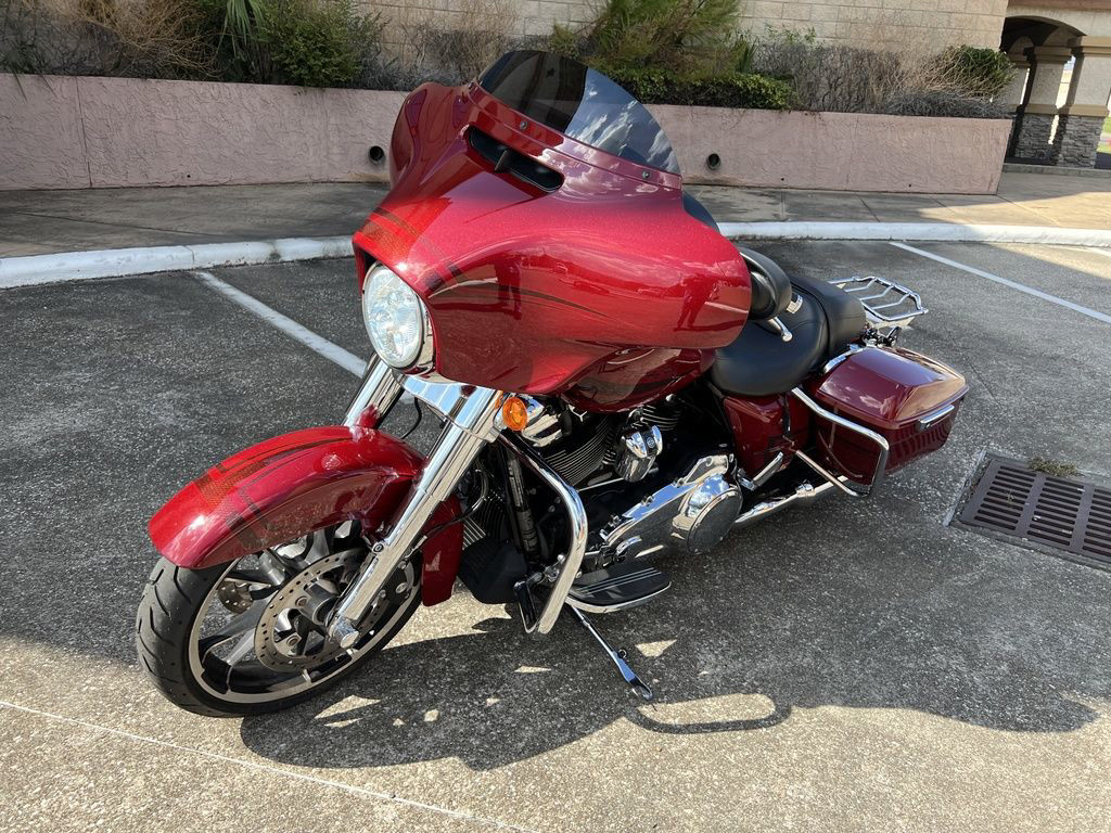 Street Glide®