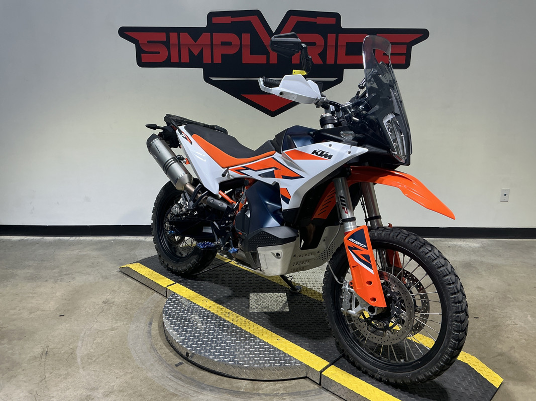 890 Adventure R