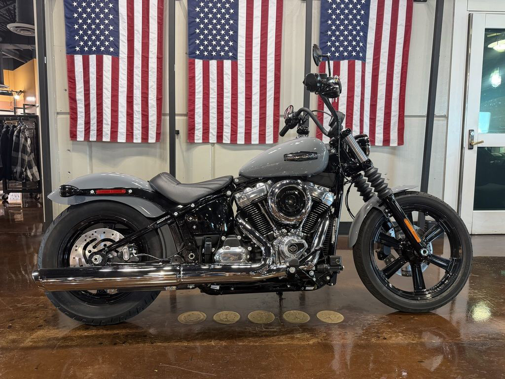 Street Bob®